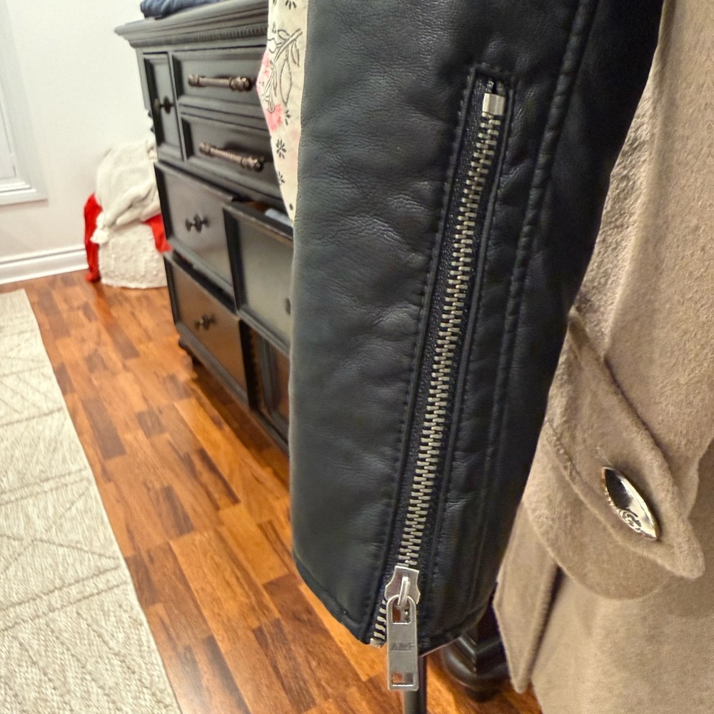 Abercrombie & Fitch Quilted Black Leather Jacket - Picture 2 of 4